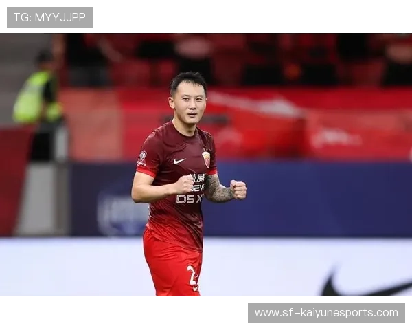 上海海港队长续约成功，上海海港队主帅